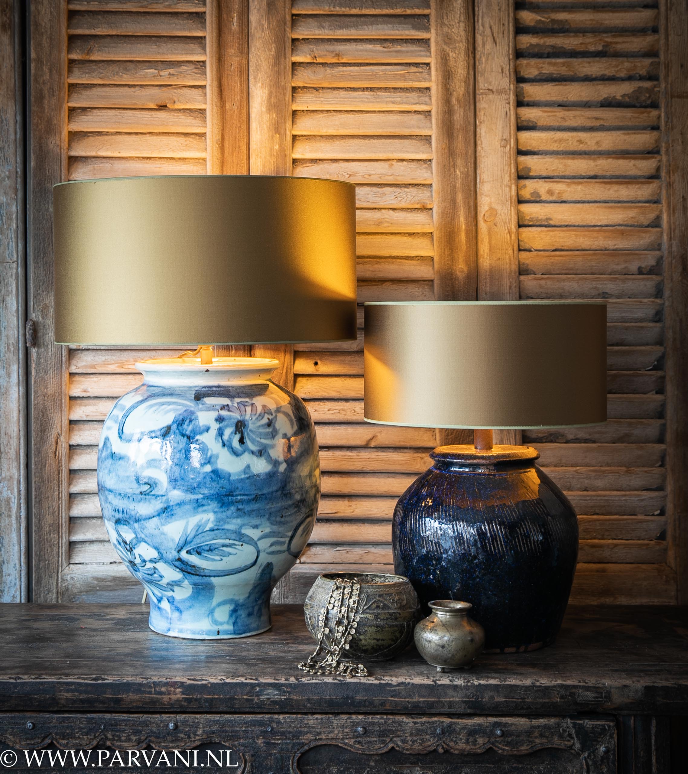Schemerlamp kruik pot vaas China blauw goudkleur lampenkap bronzen potjes
