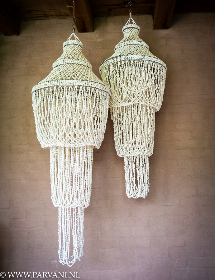 hanglamp / kroonluchter wit met schelpjes