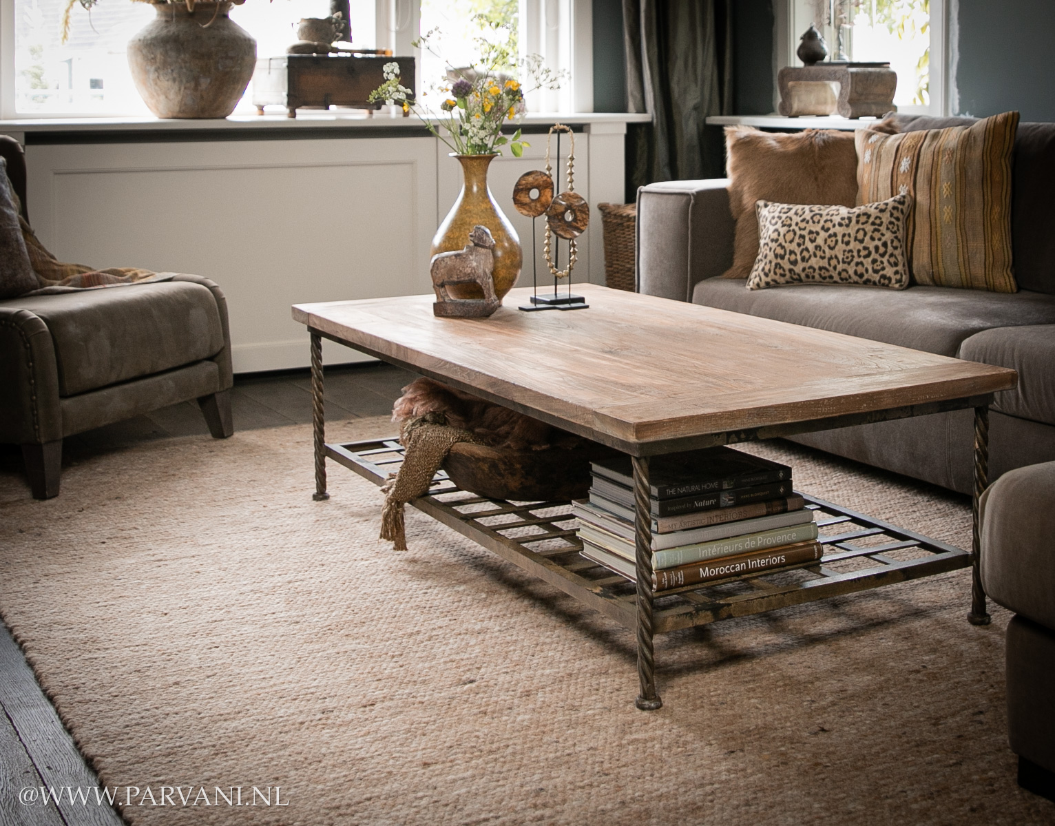 stoere landelijke salontafel met onderblad ijzer met hout