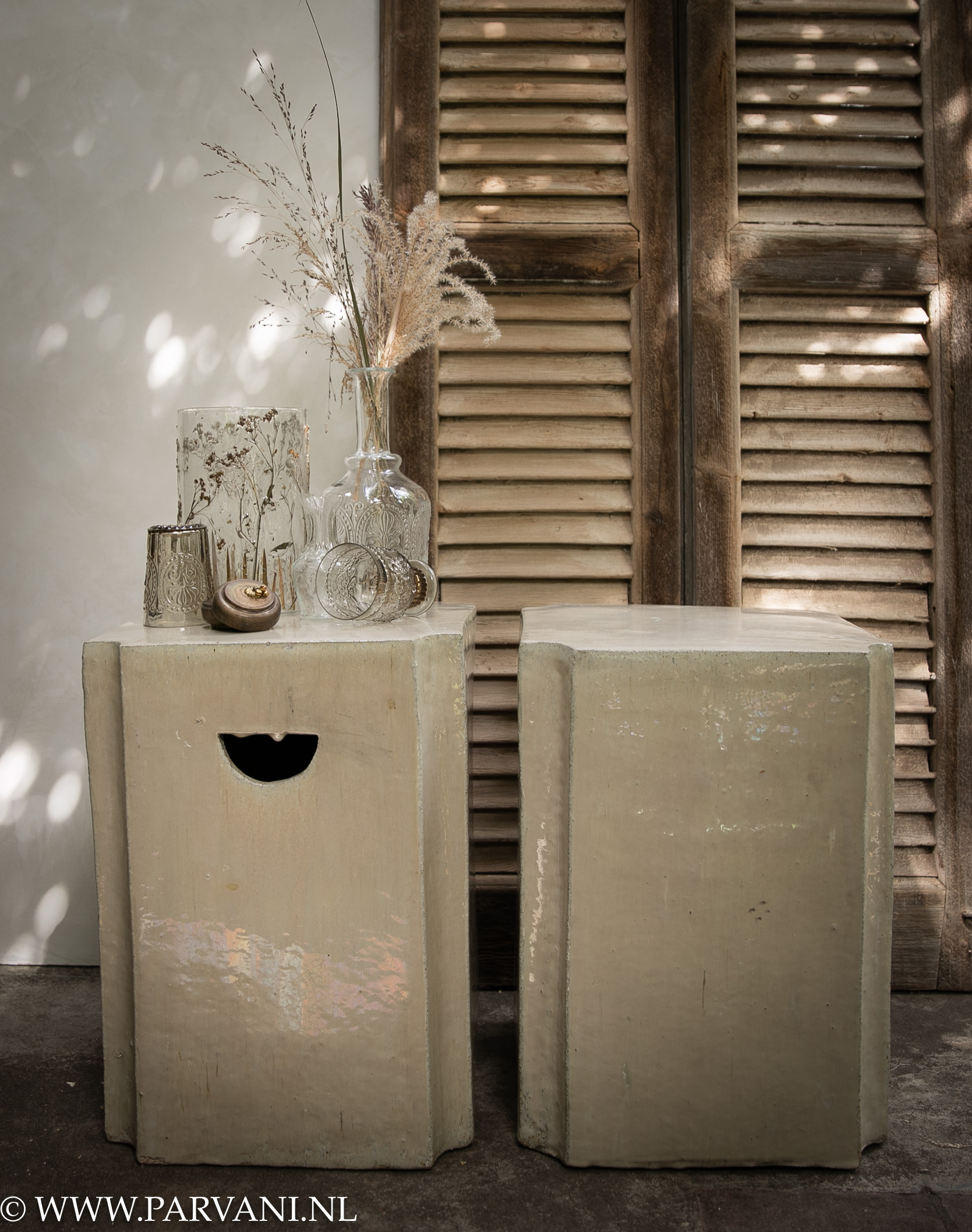 Set vierkante Chinese gardenseat keramiek bijzettafels krukjes met lichte beige naturel kleurig glazuur