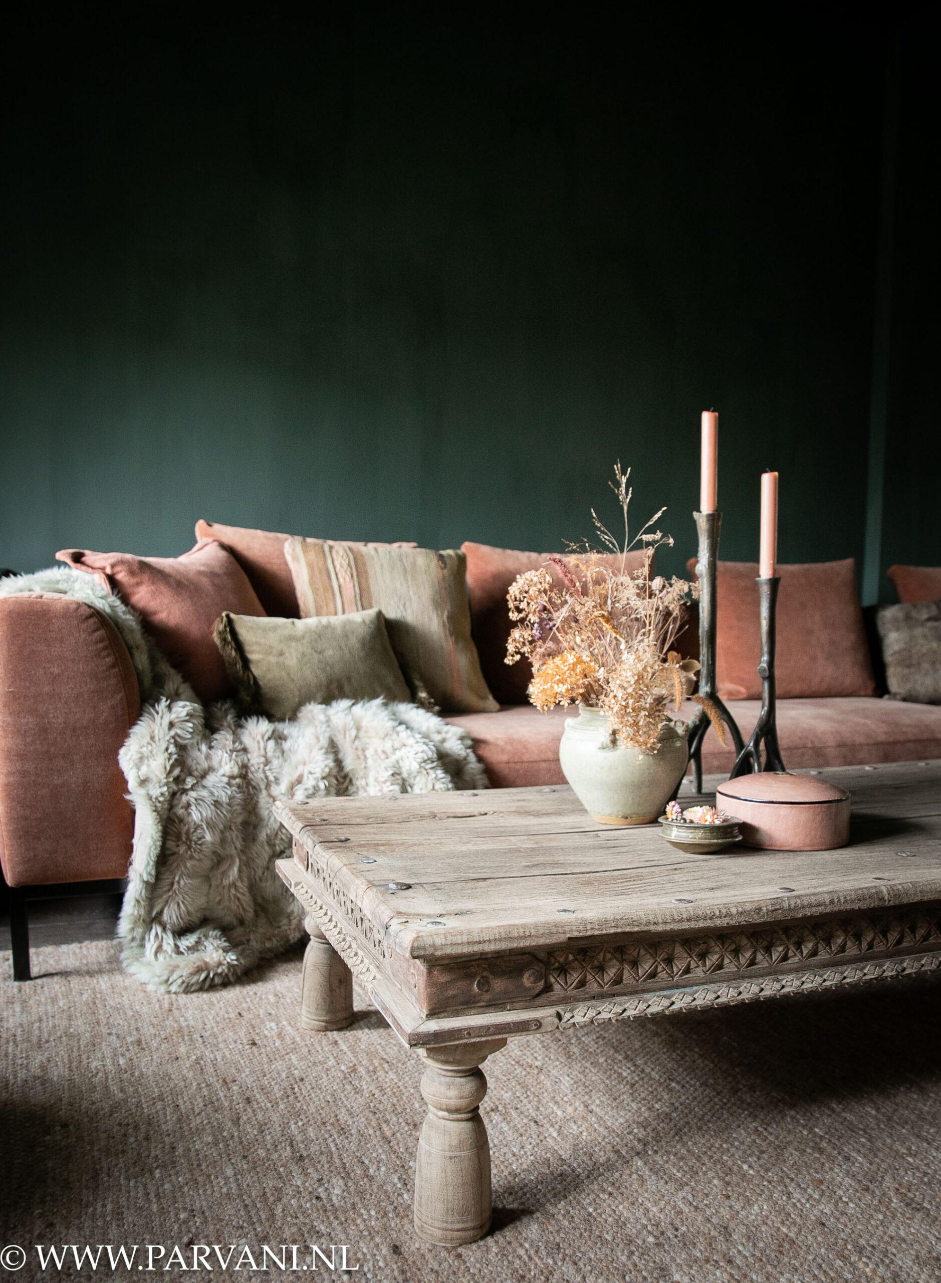 Elementenbank Jan van Interiors DMF in zachte mohair velvet stof met zwart stalen frame