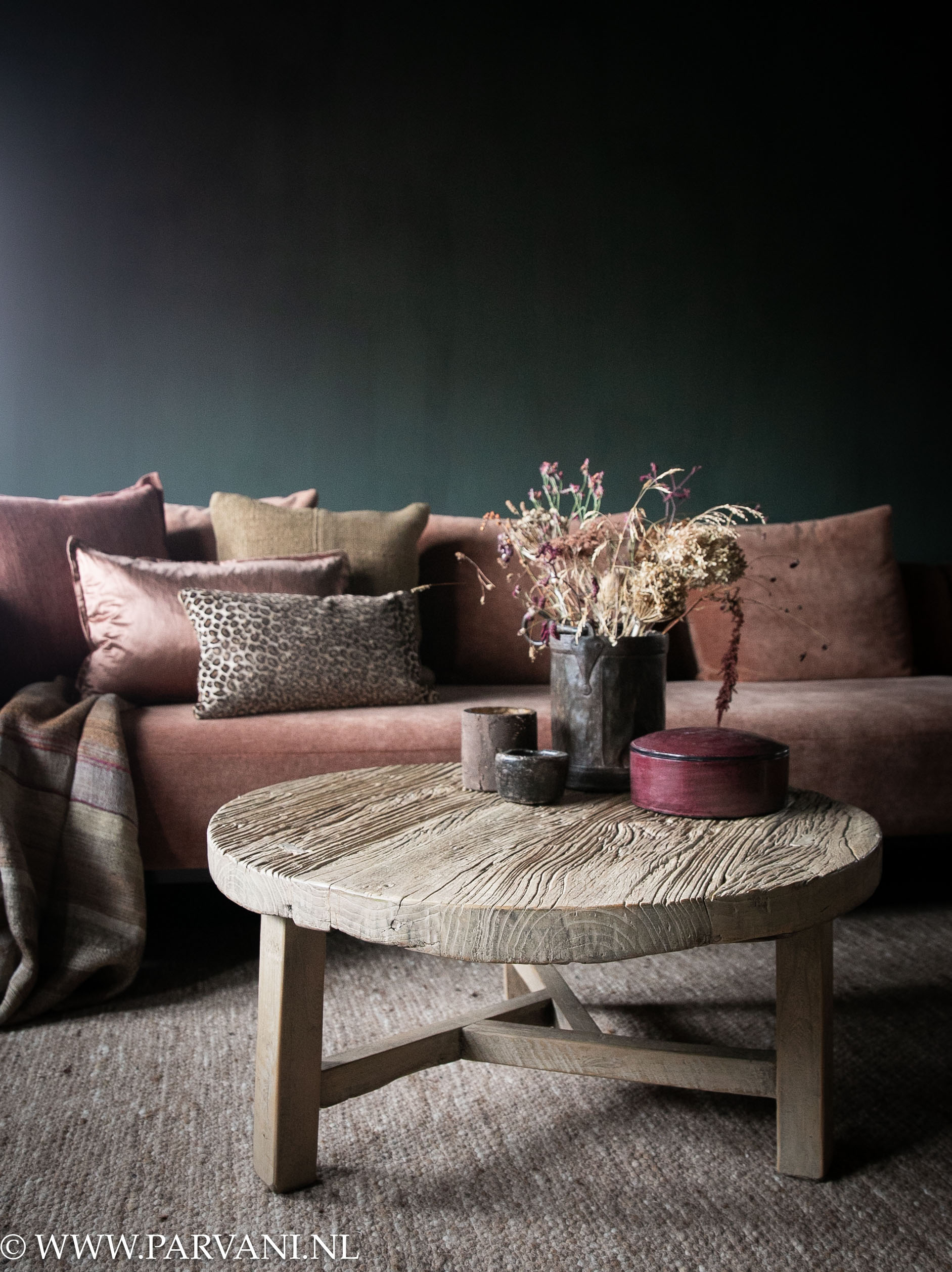 Unieke ronde Chinese salontafel van stoer licht naturel hout
