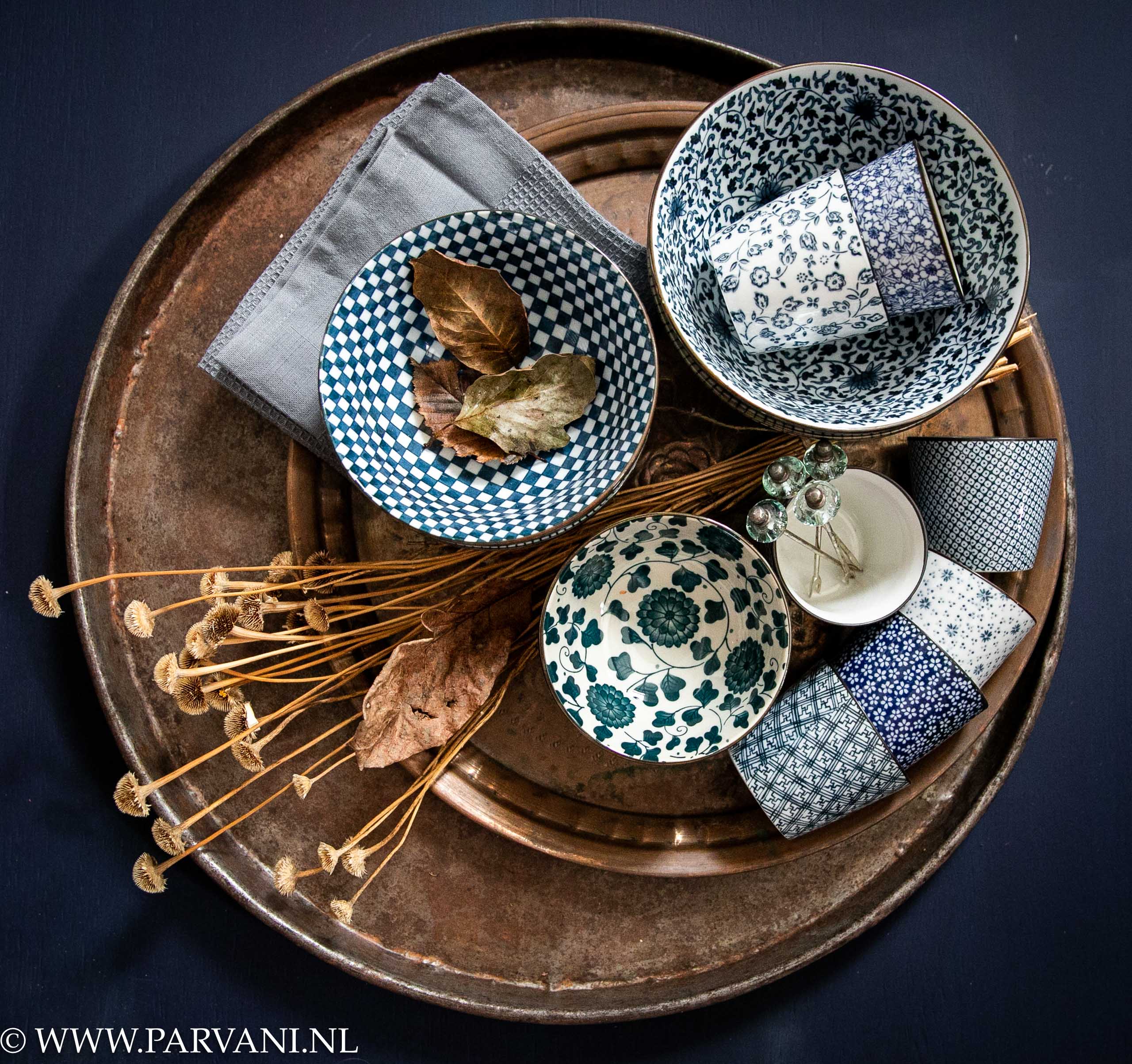 Vloeibaar Herhaald Afwezigheid blauw wit chinees porselein servies bloemen dienbladen brass koper | Parvani